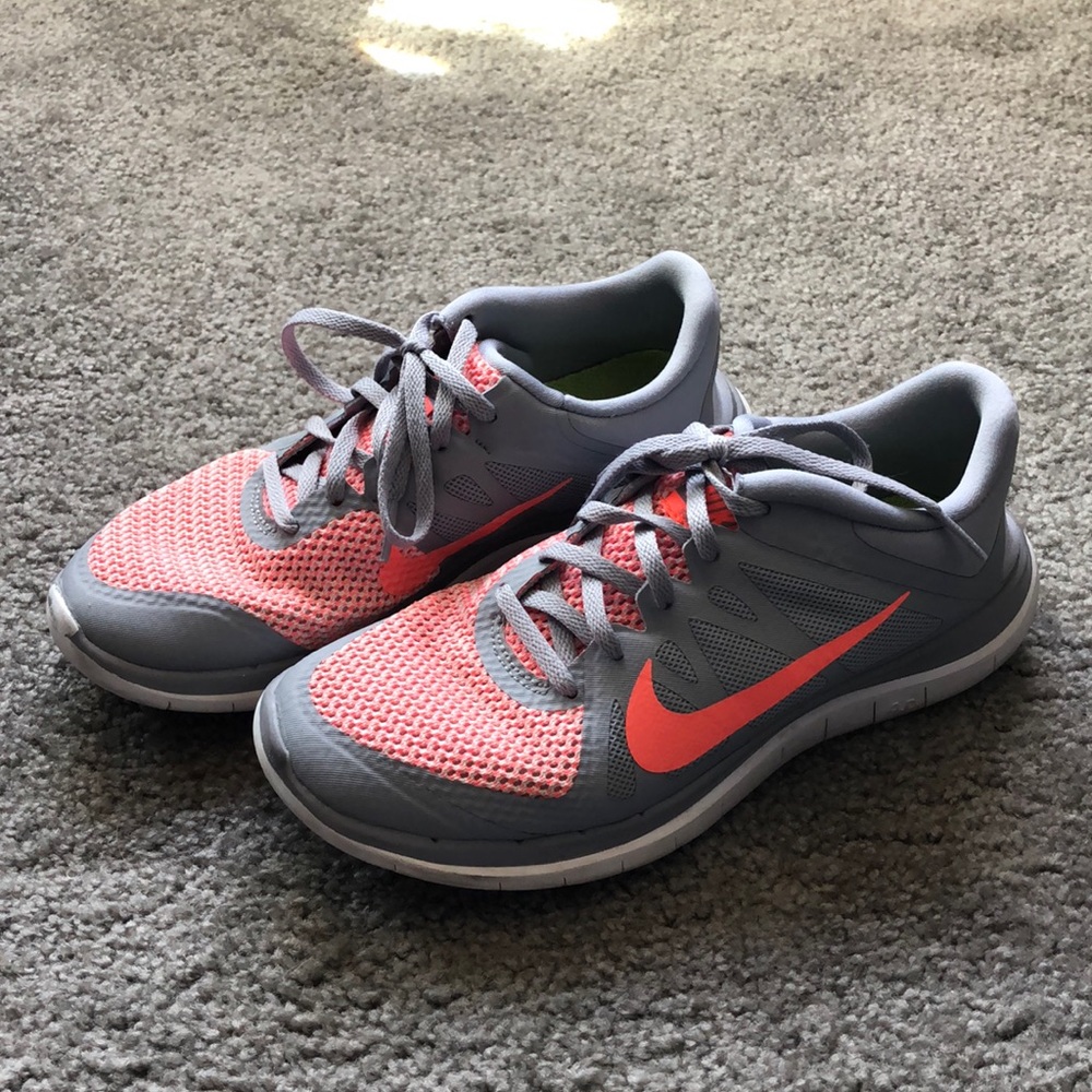 Nike Tennis Shoes